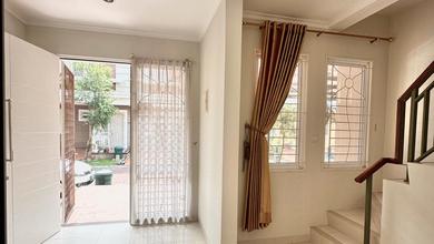 Rumah Mewah Unfurnished Lokasi Strategis di Gading Serpong