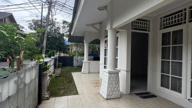 Rumah Sewa Nyaman Lokasi Bintaro, Tangerang Selatan, LB 100m²