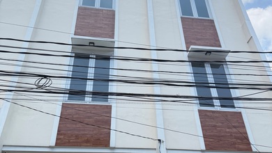 Kesempatan Rumah di Tanjung Duren, Jakarta Barat, LB 90m², Harga 1,5 Miliar