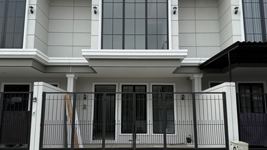 Hunian Mewah di Pegadungan, Jakarta Barat, 4 Kamar Tidur, LT 105m²