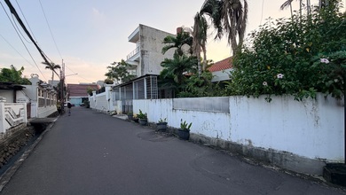 Penawaran Langka, rumah Mewah di Duri Kepa, Jakarta Barat, LB 200m²