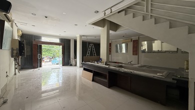 Ruko Gandeng 3.5 Lantai Green Ville Raya Jakarta Barat