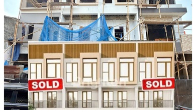 Jual Rumah Strategis di Jelambar, Jakarta Barat - LT 68m²