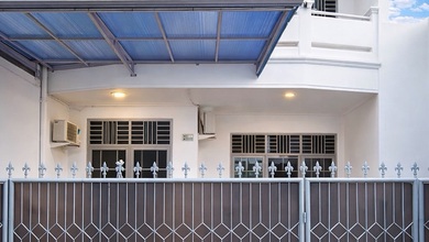 Rumah Dijual di Tanjung Duren, Jakarta Barat, LB 120m², Harga Terbaik!