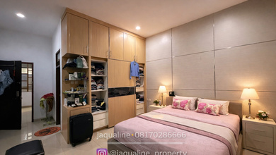 Hunian Mewah di Kawasan Jelambar, Jakarta Barat, LB 142m², Harga 3,5 Miliar