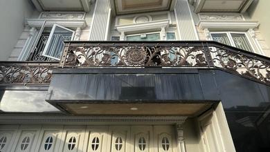 Rumah Mewah di Pondok Indah, Jakarta Selatan, 7 KT, LT 202m²