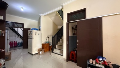 Kesempatan Langka, rumah Mewah di Sunrise Garden, Jakarta Barat, LB 154m²