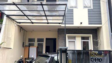 Jual Segera Rumah Mewah di Taman Ratu, Jakarta Barat, LT 126 m2