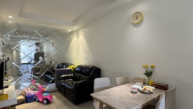 Rumah Mewah di Kawasan Duri Kepa, Jakarta Barat, LB 130m², Harga 2,6 Miliar
