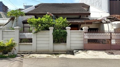 Kesempatan Eksklusif, rumah Prestisius di Tanjung Duren, Jakarta Barat, LB 176m²