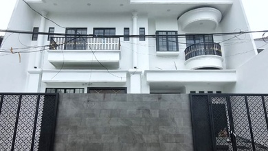 Rumah Area Premium Tomang, Jakarta Barat - Harga Terbaik 12,5 Miliar