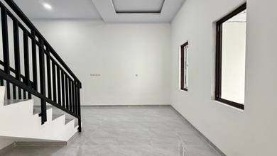 Rumah Mewah di Tanjung Duren, Jakarta Barat, 4 Kamar Tidur, LT 72m²