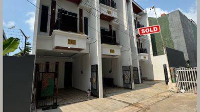Jual Rumah Siap Huni di Duri Kepa, Jakarta Barat, LT 64 m2