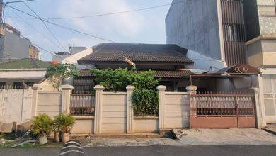 Jual Rumah Eksklusif Luas 231 m2 Area Duri Kepa, Jakarta Barat