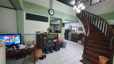 Rumah Siap Pakai di Area Grogol, Jakarta Barat, LT 200m²