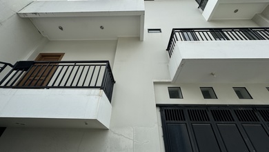 Hunian Elegan di Green Ville, Jakarta Barat, 6 Kamar Tidur, LT 220m²