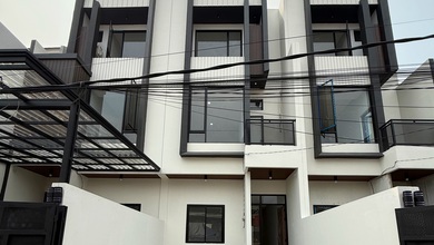 Rumah Mewah di Kawasan Duri Kepa, Jakarta Barat, LB 165m², Harga 2,95 Miliar