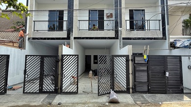 Rumah Dijual di Tanjung Duren, Jakarta Barat, LB 183m², Harga Terbaik!
