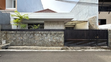 Dijual rumah Premium di Tomang, Jakarta Barat - LT 198m²