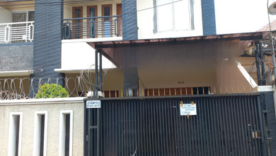 Rumah Prestisius di Kawasan Rawa Belong, Jakarta Barat, LB 294m², Harga 3,6 Miliar