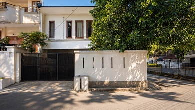 Rumah Area Premium Tanjung Duren, Jakarta Barat - Harga Terbaik 5,5 Miliar