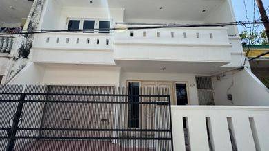 Jual Rumah Siap Huni di Tanjung Duren, Jakarta Barat, Luas 104 m2