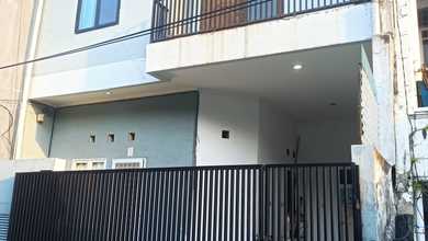 Promo Rumah di Green Ville, Jakarta Barat, LB 80m², Harga 2,2 Miliar