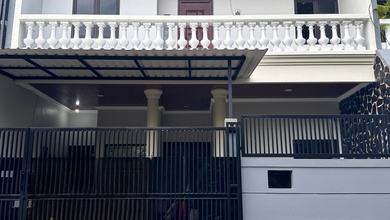 Rumah Elite di Kawasan Kemanggisan, Jakarta Barat, LB 160m², Harga 3,7 Miliar