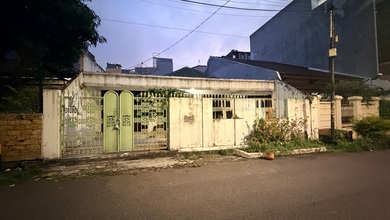 Rumah Elegan di Tanjung Duren, Jakarta Barat, 3 Kamar Tidur, LT 220m²