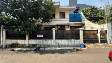 Dijual rumah Eksklusif di Tanjung Duren, Jakarta Barat - LT 234m²