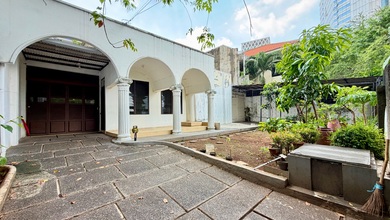 Rumah Elegan di Kebon Sirih, Jakarta Pusat, 6 Kamar Tidur, LT 700m²