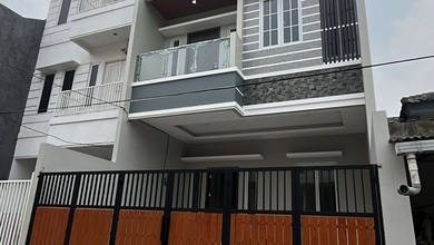 Rumah Area Luxury Tomang, Jakarta Barat - Harga Menarik 3,39 Miliar