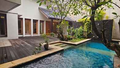 Hunian Elegan di Kebayoran Baru, Jakarta Selatan, 8 Kamar Tidur, LT 726m²