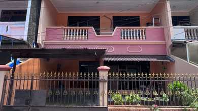 Jual Rumah Strategis di Grogol, Jakarta Barat - LT 105m²