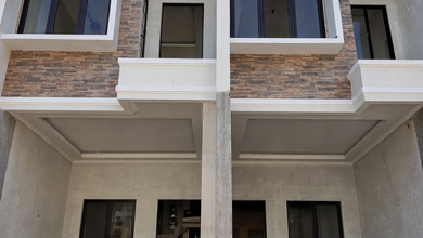 Rumah Siap Pakai di Kawasan Green Ville, Jakarta Barat, LT 75m²