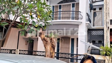 Rumah Prestisius di Kawasan Permata Buana, Jakarta Barat, LB 148m², Harga 4,8 Miliar
