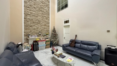 Dijual rumah Eksklusif di Tanjung Duren, Jakarta Barat - LT 300m²