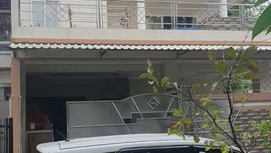 Hunian Elite di Kawasan Taman Palem, Jakarta Barat, LB 221m², Harga 3,1 Miliar