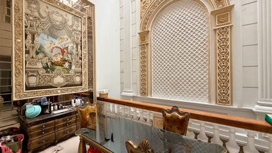 Hunian Mewah di Kawasan Permata Buana, Jakarta Barat, LB 440m², Harga 9 Miliar