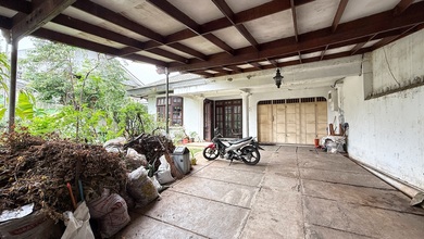 Hunian Elite di Kawasan Mampang Prapatan, Jakarta Selatan, LB 297m², Harga 8 Miliar