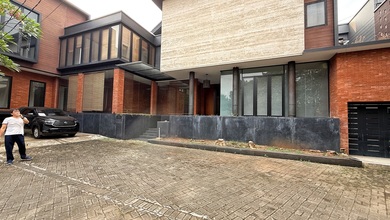 Hunian Prestisius di Kawasan Kebayoran Lama, Jakarta Selatan, LB 510m², Harga 9,2 Miliar