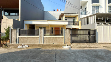 Rumah Area Luxury Green Ville, Jakarta Barat - Harga Menarik 3,5 Miliar