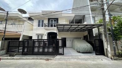 Hunian Mewah di Kawasan Green Ville, Jakarta Barat, LB 400m², Harga 6,75 Miliar