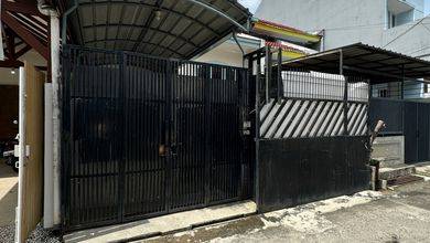 Jual Rumah Megah Luas 120 m2 di Taman Ratu, Jakarta Barat