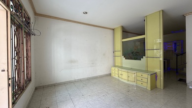 Kesempatan Rumah di Tanjung Duren, Jakarta Barat, LB 85m², Harga 1,1 Miliar