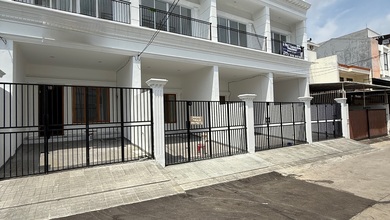 Kontrakan Murah di Tanjung Duren, Jakarta Barat, 4 KT, Harga 150 Juta /tahun