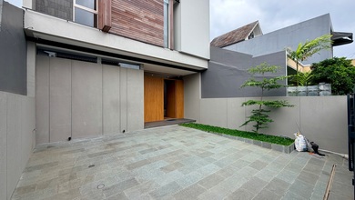 Rumah Area Luxury Alfa Indah, Jakarta Barat - Harga Menarik 3,95 Miliar
