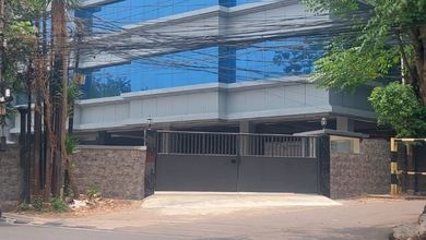 Gedung kantor 5 lantai 1000 m² SHM Bagus