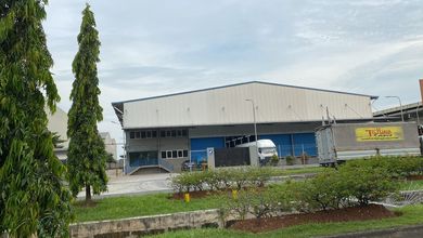 Dijual / Disewakan Pabrik di MM2100 9600 m HGB Bagus