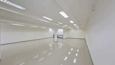 Ruko Gandeng 3 Lantai Full Renovated Hadap Selatan